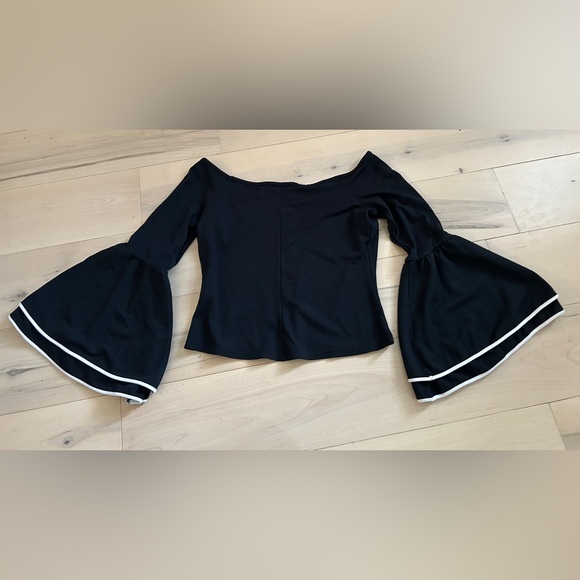 Venus Black Bell Sleeve Top Off shoulder Boho Size M - Picture 2 of 8